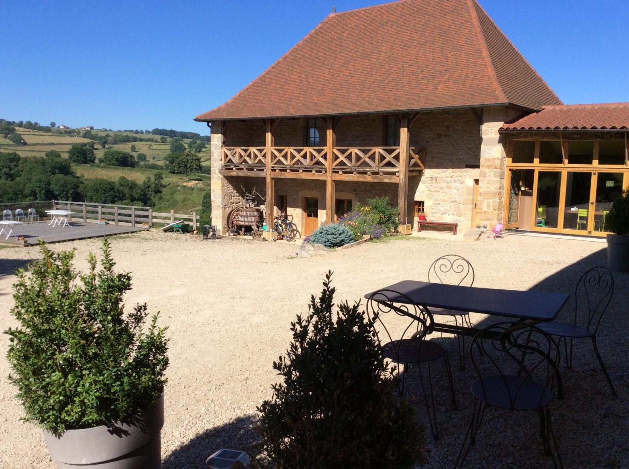 Domaine De Noyer Bed & Breakfast Saint-Christophe-en-Brionnais Exterior foto